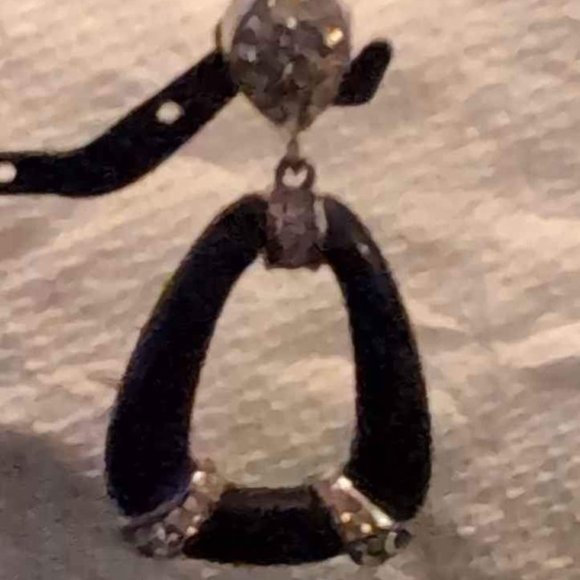 Vintage Rhinestone and Black Drop Clip Earrings - Picture 5 of 10